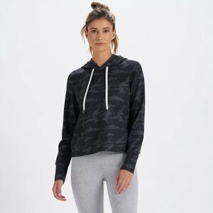 Vuori Women’s Halo Essential Hoodie Black Camo